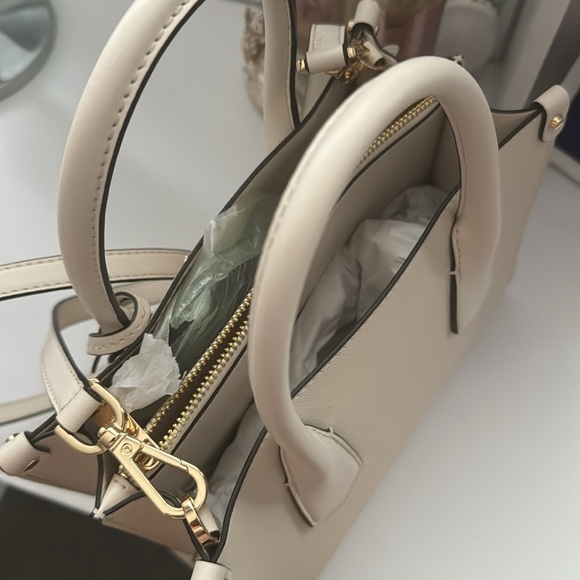 Brand New Michael Kors Bag - Picture 8 of 8